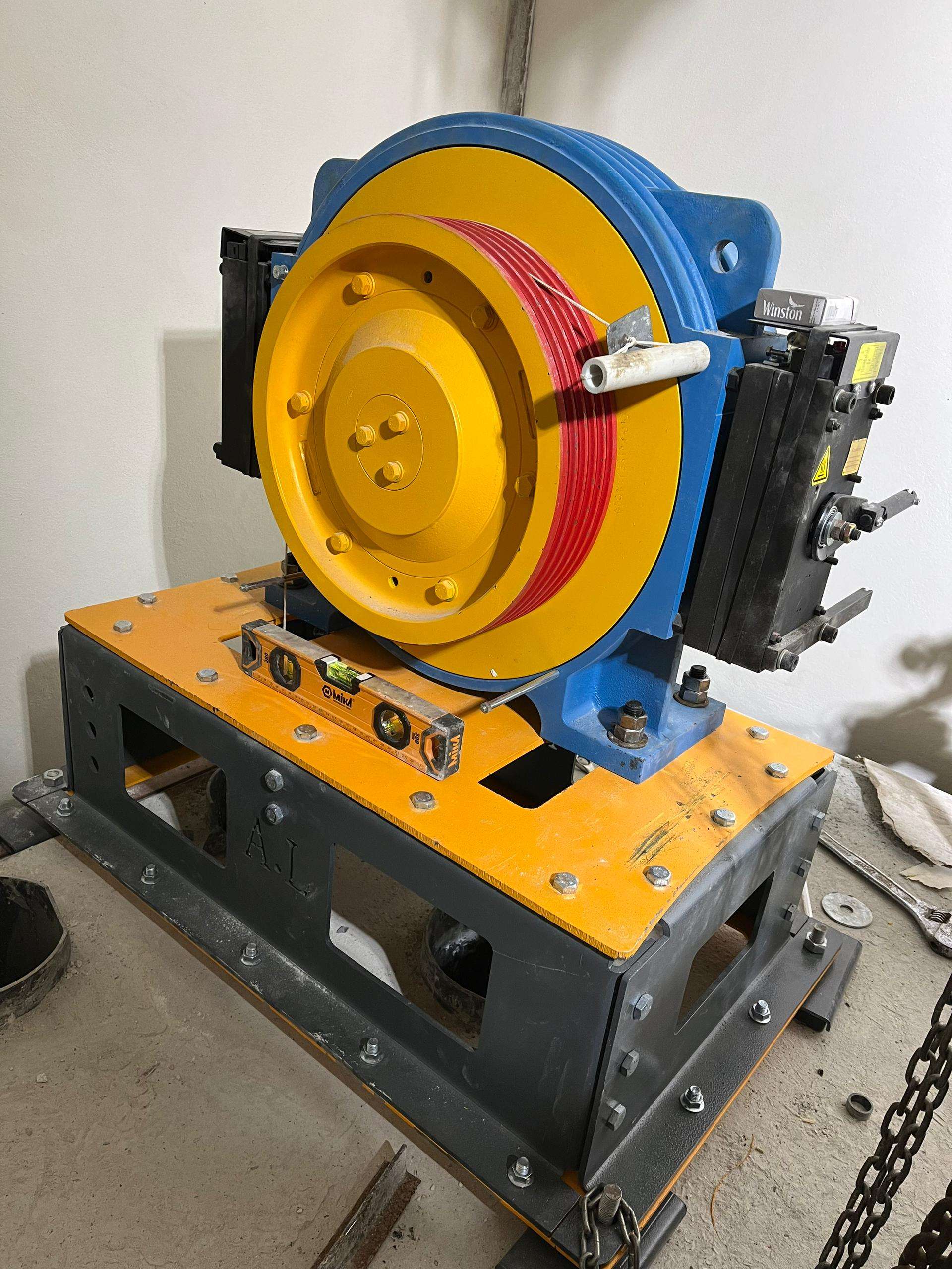 خدمات تخصصی کیوان آسانبر شمال در سرخرود